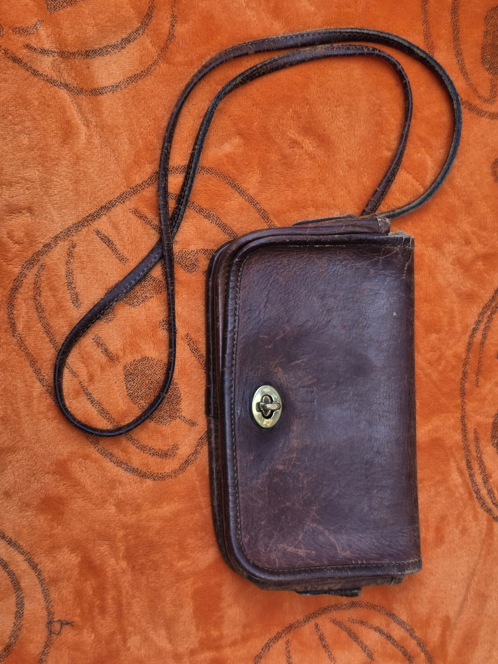 Vintage Coach Brown Leather Turnlock Crossbody Bag